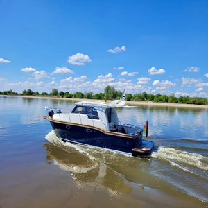 V-i-k-i-n-g M-a-r-i-n 34 S-e-d-a-n - Product Image 1