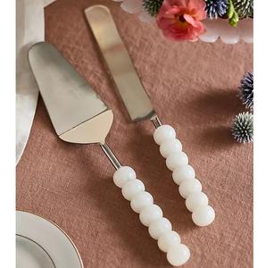 Ensemble de couteau et spatule à gâteau en or de luxe avec manche blanc lisse, outils élégants pour couper et servir des desserts, pour boulangerie, table de mariage - Product Image 5