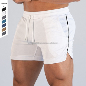 Short de sport de fitness décontracté avec impression du logo personnalisé XL pour hommes Short de plage pour marathon et course à pied en élasthanne pour muscles moyens et ourlet fendu - Product Image 1