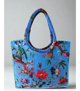 Sac fourre-tout en velours matelassé à motifs floraux doux avec doublure en coton, style bohème pour usage quotidien, printemps et plage, shopping - Product Image 2
