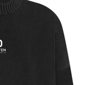 เสื้อสเวตเชิ้ตถักแบบครอปพรีเมียม แฟชั่นคอกลม เนื้อผ้านุ่มสบาย ออกแบบได้ตามสั่ง ผลิตจำนวนมากจากโรงงานเสื้อผ้า - Product Image 6