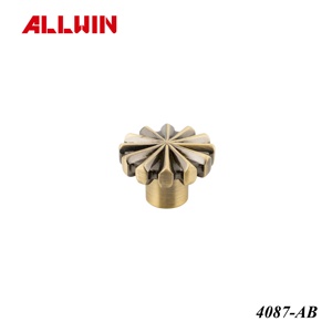 OEDM ODM Perilla de latón moderna con acabado en latón envejecido para puerta de mueble o gabinete - Product Image 1