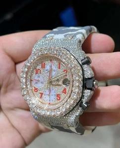 Montre de luxe personnalisée de qualité supérieure avec fond gravé, idéale pour les cadeaux d'entreprise, disponible au prix de gros. - Product Image 2