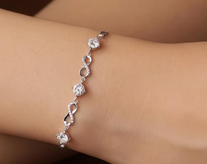 Pulsera de tenis blanca de plata de ley con moissanita y diamantes, hermosa pulsera de diamantes personalizada y otras joyas de diamantes - Product Image 3