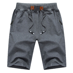 Pantalones cortos casuales personalizados para hombre, hechos para uso casual y deportivo, con tela suave y costuras duraderas para una comodidad prolongada. - Product Image 1