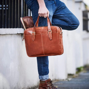 Bolso para Portátil de Cuero Genuino Premium, Suave, con Cierre de Cremallera |   Maletín Ejecutivo de Lujo Unisex |   Bolso de Mano Ligero para Oficina y Viajes - Product Image 1