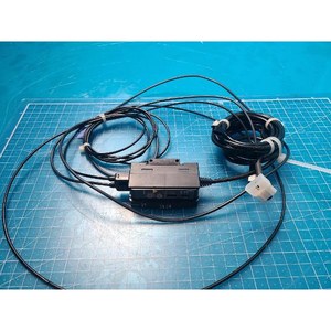 Controlador de Láser KEYENCE, Controlador de Sensor Láser, Usado como Está, Piezas de Equipos Semiconductores Legados - Product Image 1