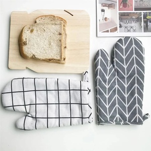 Long Thick Cotton Waterproof Diamond Quilted Kitchen BBQ <b>Gloves</b> Heat-Resistant Non-Slip for Four Seasons Baking Cooking Outdoor - Product Image 3