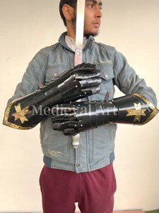 ถุงมืออัศวินยุคกลาง เหล็กดำ ชุบทอง ลายดาว ของสะสมงานศิลปะ - Product Image 5