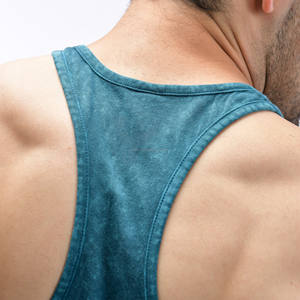 Camisetas sin mangas con logotipo personalizado, camiseta sin mangas de gimnasio al por mayor para hombre, camiseta sin mangas con tirantes estampada informal de verano con agujeros en el brazo y músculos para entrenamiento en gimnasio - Product Image 5