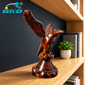 Escultura de águila de madera hecha a mano GKD, diseño moderno de animal con alas, decoración de mesa para sala de estar y oficina en casa - Product Image 1