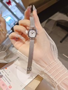 Nuevo Reloj de Mujer, Diseño de Barril de <span class=keywords><strong>Vino</strong></span>, Esfera Pequeña, Reloj de Cuarzo de Lujo de Alta Gama, Reloj de Pulsera - Product Image 5