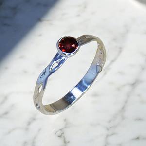 Round Cut Red <b>Garnet</b> Bezel Set 925 Sterling <b>Silver</b> Women's Wedding <b>Ring</b> OEM Custom Wholesale Jewelry Classic Solitaire Band <b>Ring</b> - Product Image 1