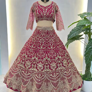 Último modelo de Lehenga Choli de red con diseño de mariposa para mujer, con lentejuelas, bordado y materiales reciclados, conjunto de dupatta de red para Diwali - Product Image 1