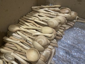 ช้อนไม้ธรรมชาติทำมือ เป็นมิตรกับสิ่งแวดล้อม สำหรับครัวเรือน ขายส่งและผู้นำเข้า - Product Image 6
