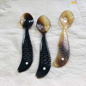Las cucharas de cuerno de búfalo natural más vendidas del año 2026, comúnmente utilizadas para comer caviar, servir ensaladas y degustar platos finos. - Product Image 3