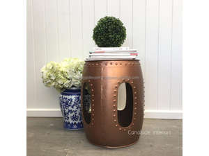 Tabouret / Table basse moderne avec structure en métal finition cuivre et plateau en bois de manguier pour la décoration de salon - Product Image 4