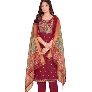 Collection ethnique indienne élégante pour femmes 2025, faux fourrure, moderne, fête, extensible, séchage rapide, ensemble Kurti, déclaration de mode féminine - Product Image 1