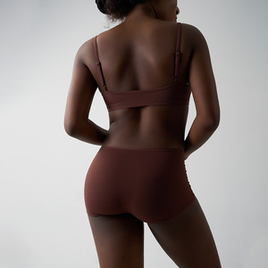 Ensemble deux pièces de sport pour femme : soutien-gorge de sport et short/legging à taille élastique, séchage rapide, idéal pour le yoga et l'entraînement - Product Image 3