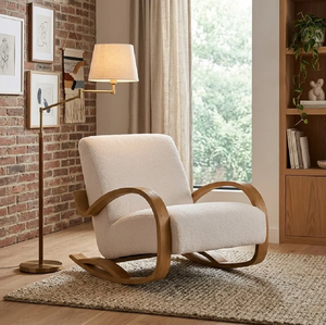 Fauteuil à bascule en bois foncé avec assise à lattes légèrement profilée et accoudoirs sculptés, disponible à prix de gros. - Product Image 5