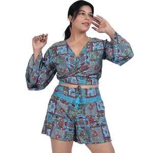 Fabricante de Conjuntos de Top y Pantalones Cortos Estampados Florales de Poliéster para Mujer - Product Image 1