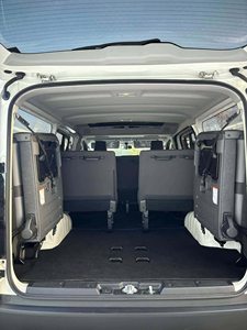 Toyota Hiace Commuter Deluxe Usada, Año 2025 - Product Image 6