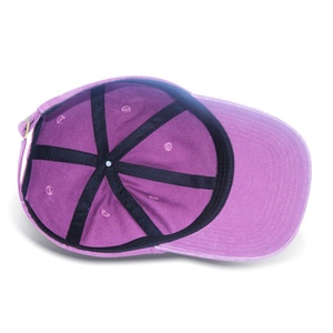 Gorras de Camionero Personalizadas al por Mayor, Diseño de 6 Paneles, Estilo Dad Hat, Lavado Intenso, Color Morado - Product Image 2