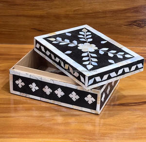 Figurine incrustée en résine artisanale de qualité supérieure avec style ange et motif de sculpture pour la décoration de la maison - Product Image 2