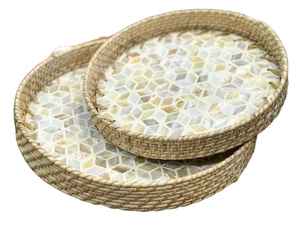 Plateaux de service et de rangement élégants en rotin tressé et incrustés de nacre, faits à la main, pour le Ramadan, l'Aïd, les cadeaux festifs, et les présentations de table. - Product Image 6