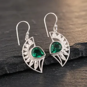 Pendientes Colgantes Bohemia de Plata 925 Niharika Gems con Esmeralda Verde Corte Pera y Engaste de Bisel, Diseño de Planta para Mujer, Regalo para Uso Diario o Fiestas - Product Image 3