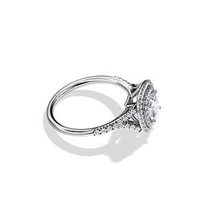 Bague de fiançailles en diamant taille coussin, sertie de griffes, style floral pour femme - Product Image 4