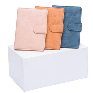 Portefeuille de voyage en cuir de vachette véritable avec logo personnalisé, accessoires de voyage, couverture de passeport vintage faite à la main - Product Image 6