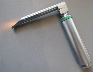 Kit d'intubation des voies respiratoires pour ORL et usage vétérinaire, avec laryngoscope Miller à fibres optiques et 5 lames droites, certifié CE ISO, OEM ODM, vente en gros - Product Image 1