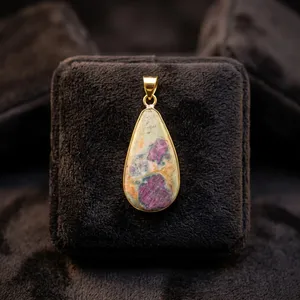 Colgante de Latón con Rubí Natural y Fuchsite, Joyería Artesanal con Piedras Preciosas al por Mayor - Product Image 2