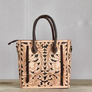 Bolso Tote Bohemio de Cuero Genuino con Grabado Floral, Dos Asas, Cierre de Cremallera, para Uso Diario en Todas las Estaciones - Product Image 3