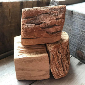 Troncos de Madera de Alta Demanda para Parrillas Ahumadoras, Cocina al Aire Libre y Saborización de Alimentos - Product Image 1