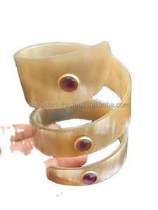 Bracelet de luxe en corne de buffle blanche et diamant perlé, best-seller noir et tendance par Zhtraders - Product Image 4