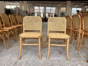 Silla de comedor de madera de nuevo diseño, inspirada en la mejor calidad y el mejor diseño, fabricada en Pakistán, ideal para eventos y bodas. - Product Image 6