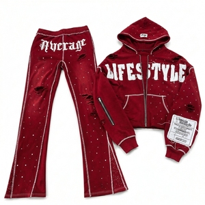 Survêtement pour homme en coton durable, coupe ample et carrée, délavé à l'acide, avec broderie, patchs et appliqués, fermeture éclair et strass, taille mi-haute - Product Image 1