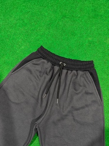 Shorts Bermuda en Coton Noir et Gris Brodés pour Hommes, Taille à Cordon, Couleur Unie, Tricotés, Décontractés - Product Image 2