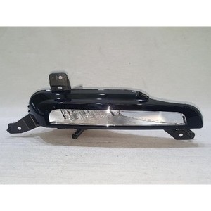 Phare antibrouillard droit d'occasion Evoque GJ3215200AA - Product Image 1