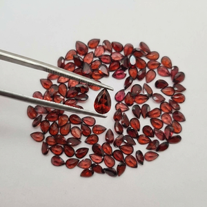 Garnet du Mozambique Rouge Vif Rare 3x5mm Forme Poire Cabochon Facetté Pierre Précieuse Haut de Gamme pour Bijoux Commande en Gros - Product Image 3