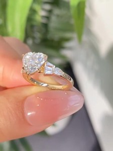 Anillo Moderno con Cinco Piedras de Diamante Corte Corazón de 1.51CT, Cultivado en Laboratorio, Oro Amarillo de 18K, Certificado IGI, Regalo de Lujo para Propuesta de Matrimonio para Enamorados - Product Image 4