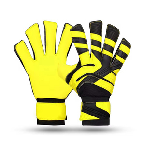 Guantes de Portero Naranja y Negro con Palma de Látex de Alto Agarre, Equipo de Entrenamiento de Fútbol, Guantes con Protección para los Dedos, Fabricante de Pakistán - Product Image 4