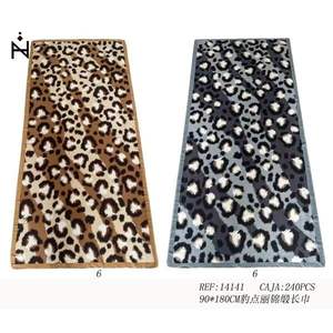 Sciarpa Lunga in Broccato con Stampa Leopardata 90x180cm Accessorio di Moda per Donne - Product Image 3