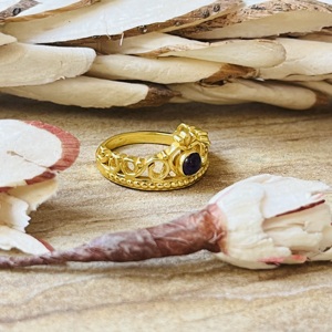 Hot Selling Chevron Crown <b>Ring</b> Amethyst Brass Tiara <b>Ring</b> 18k Gold Plated Filigree Texture <b>Ring</b> Vintage Wholesale <b>Statement</b> <b>Ring</b> - Product Image 3