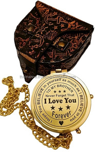 เข็มทิศกระเป๋าแบนทองเหลืองเดินเรือพิมพ์ไม่ซ้ําใครกับเข็มทิศแกะสลัก Brother ของฉันพร้อมกล่องหนังตกแต่ง - Product Image 2