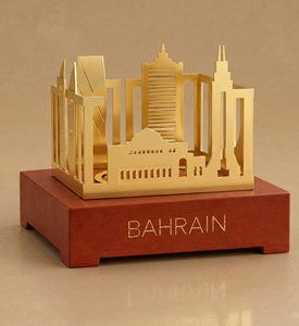 Brûleur à Bakhoor en laiton fait main antique, Mabkhara arabe en métal avec accents en résine, porte-encens vintage pour Oud, pour la décoration et l'arôme d'intérieur - Product Image 4