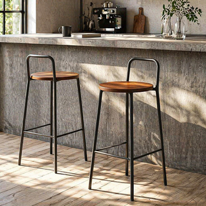 Tabouret de bar industriel en métal avec assise ronde en bois - Product Image 4
