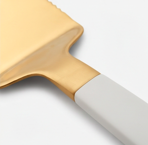Espátula para Pastel de Lujo con Acabado Dorado y Mango Blanco, Perfecta para Cortar Pasteles de Boda, Celebraciones de Cumpleaños, Regalos y Uso Doméstico - Product Image 2